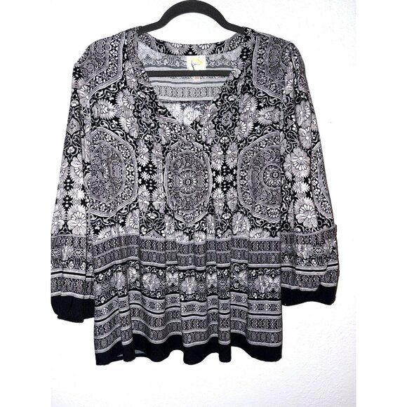 Fig & Flower Black & White Boho Tunic Top 100% Rayon Mandala Print Size XL - Picture 1 of 7